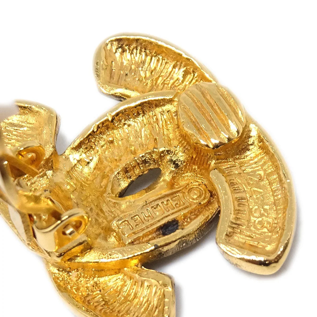 Chanel Gold CC Earrings Clip-On 2433