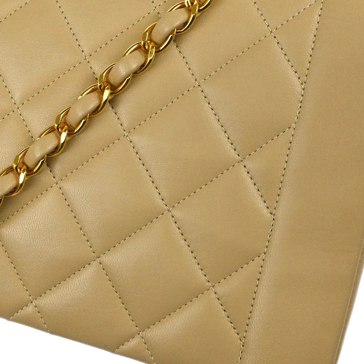 Chanel * 1994-1996 Beige Lambskin Medium Diana Shoulder Bag