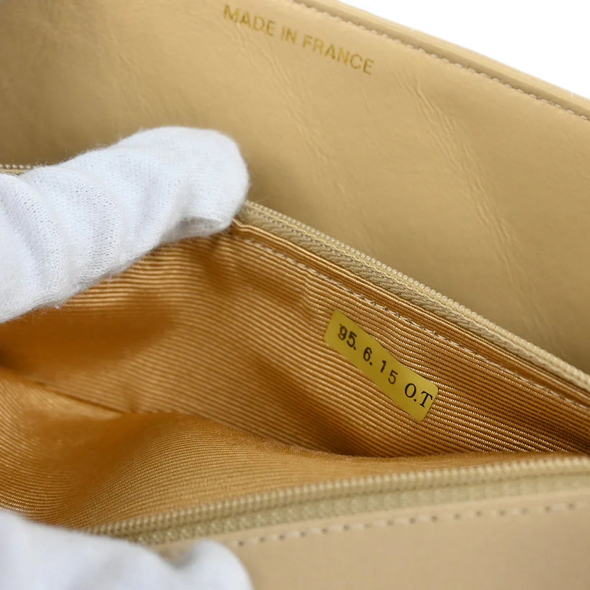 Chanel * 1994-1996 Beige Lambskin Medium Diana Shoulder Bag