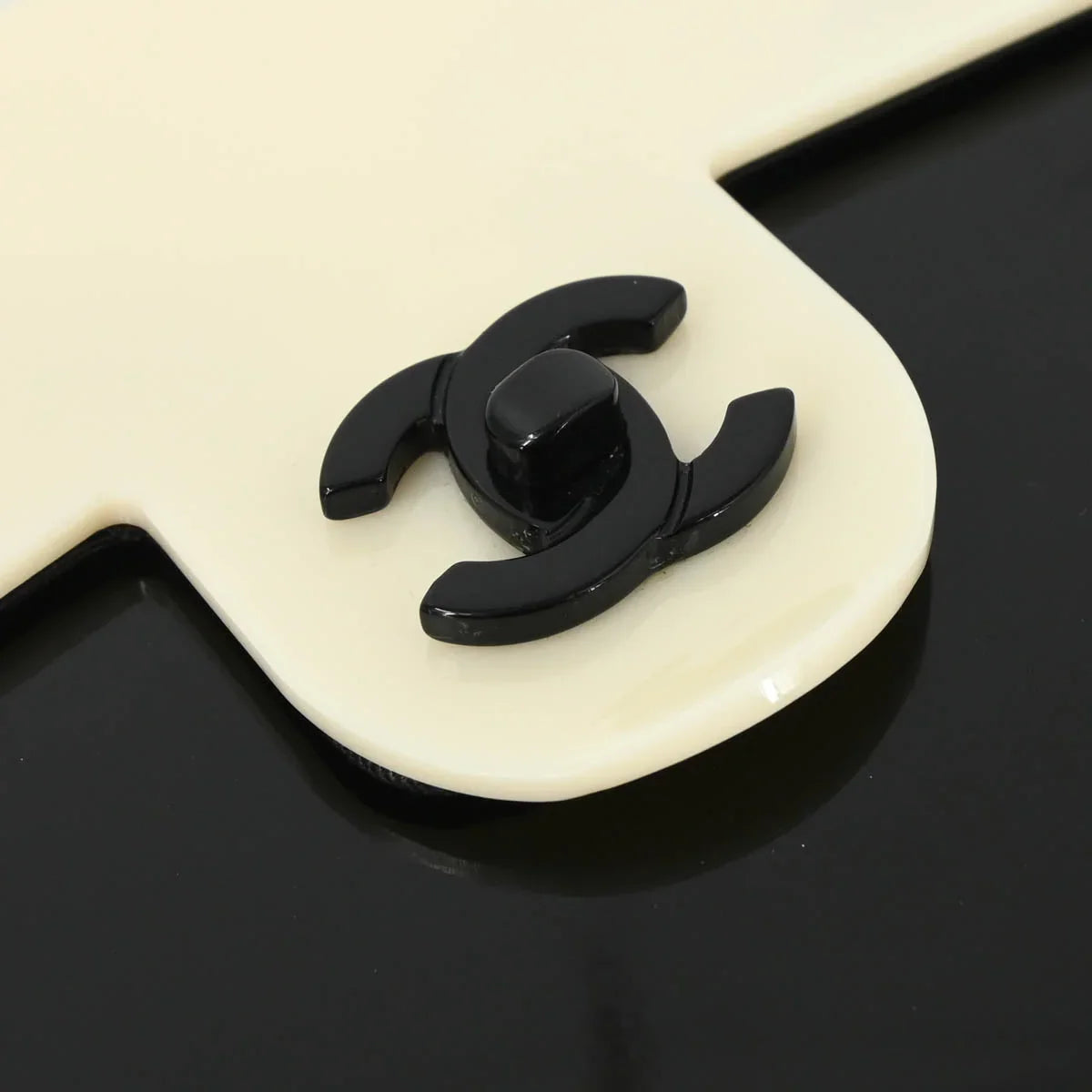 Chanel 2000-2001 Black White Acrylic Shoulder Bag