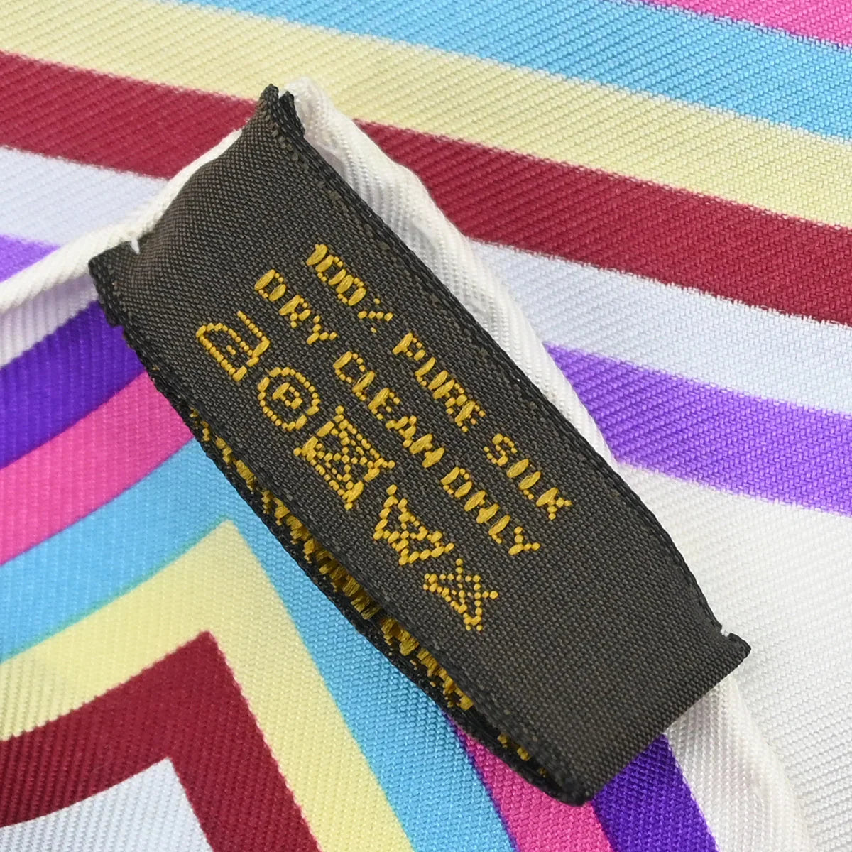 Louis Vuitton White Eye Love Monogram Scarf M71917