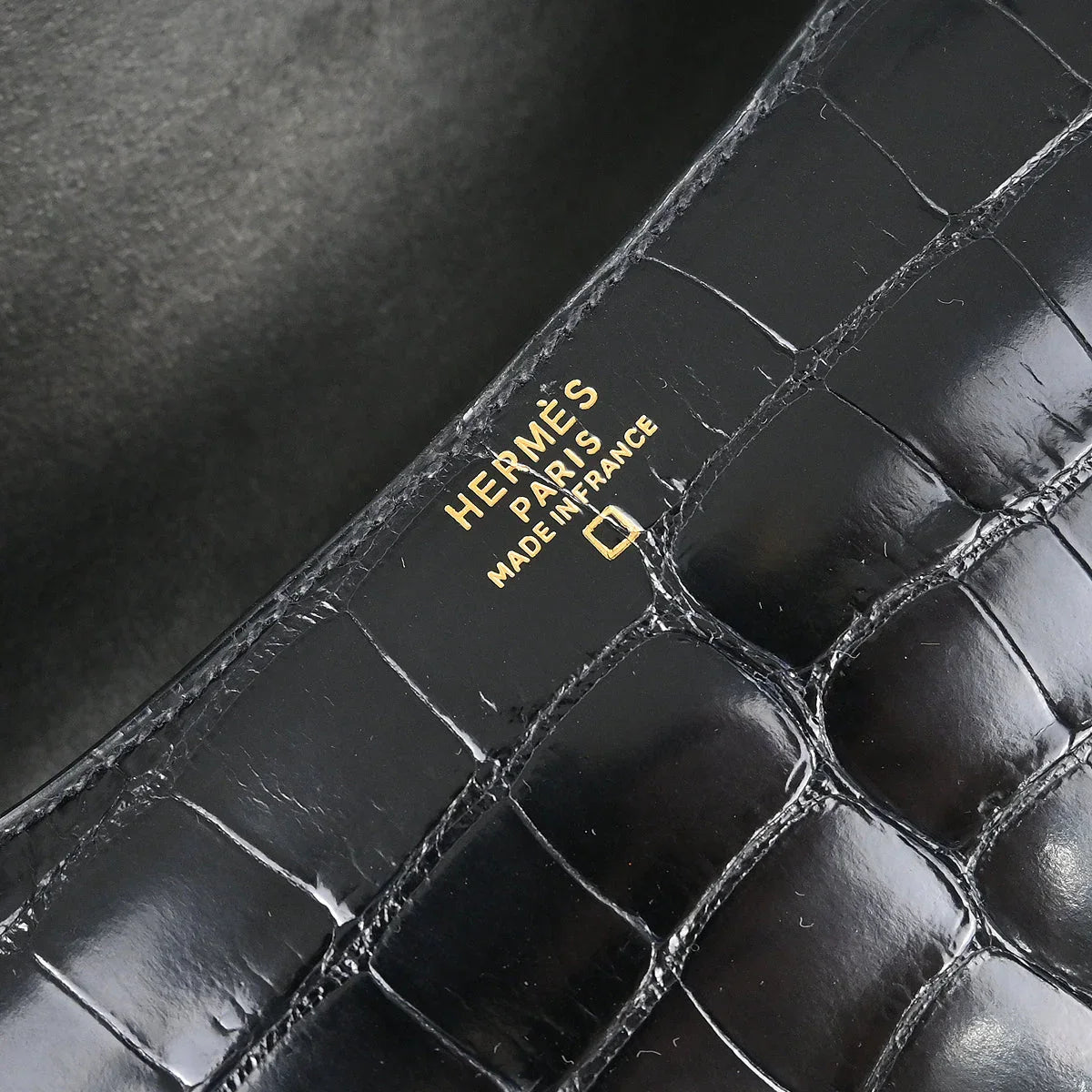 Hermes 1996 * Black Alligator Constance 23 Shoulder Bag