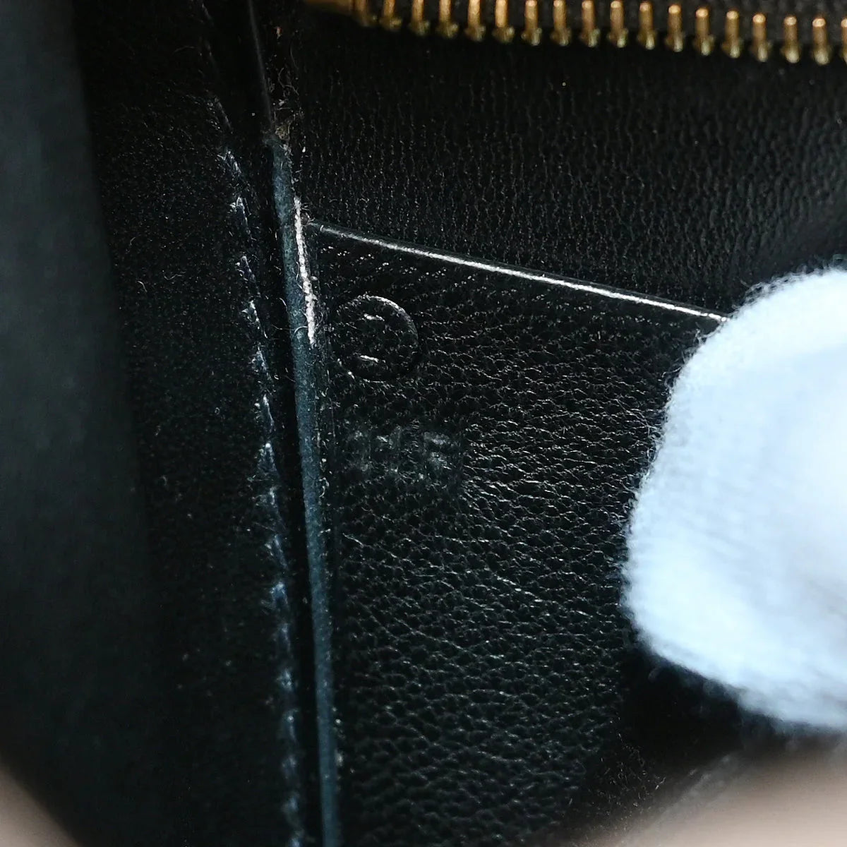 Hermes 1996 * Black Alligator Constance 23 Shoulder Bag