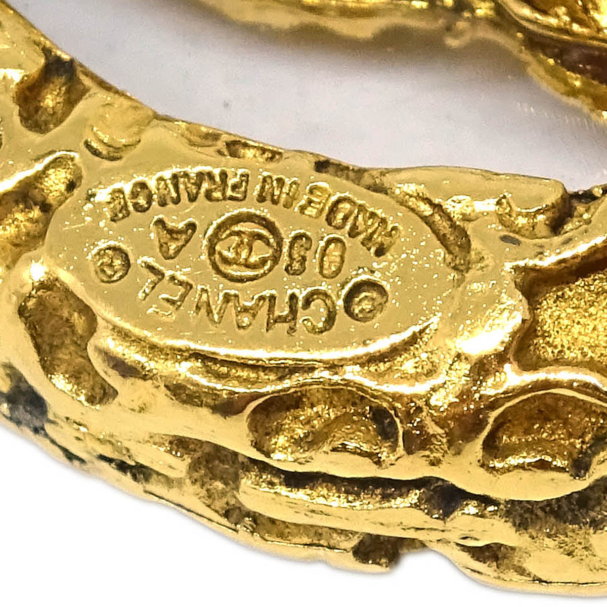 Chanel Medallion Brooch Pin Gold 95A