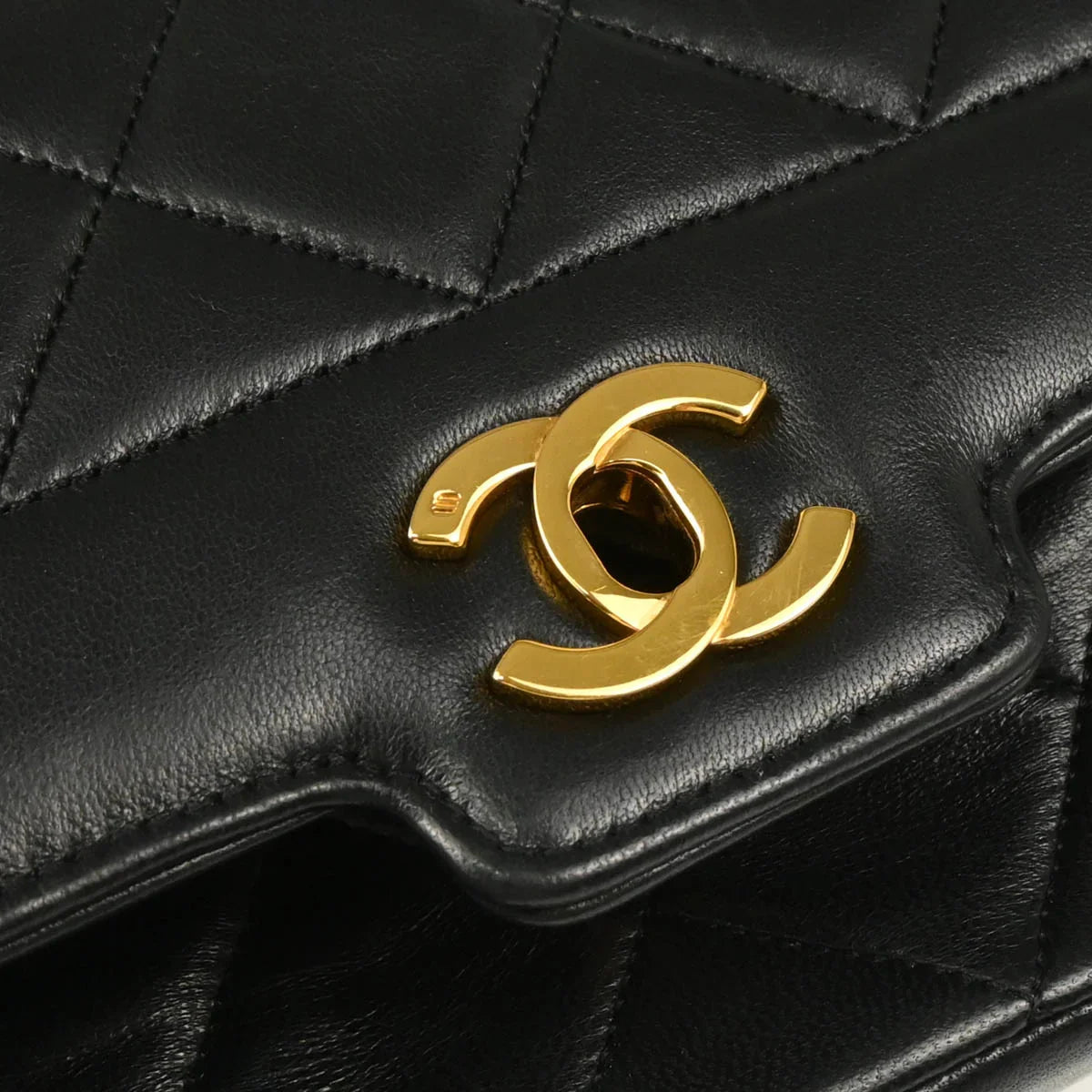 Chanel 1989-1991 Black Lambskin Single Flap Shoulder Bag