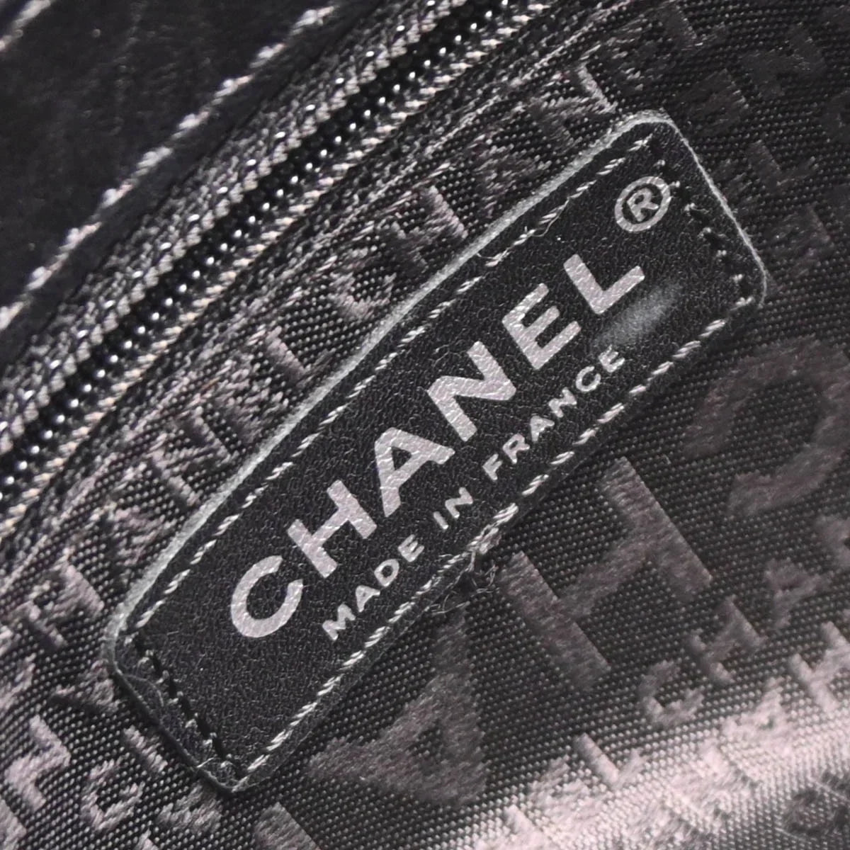 Chanel * 2005-2006 Black Tweed Lizard Handbag