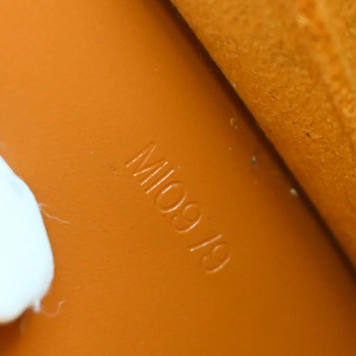 Louis Vuitton 1999 Brown Epi Pont Neuf Handbag M52058