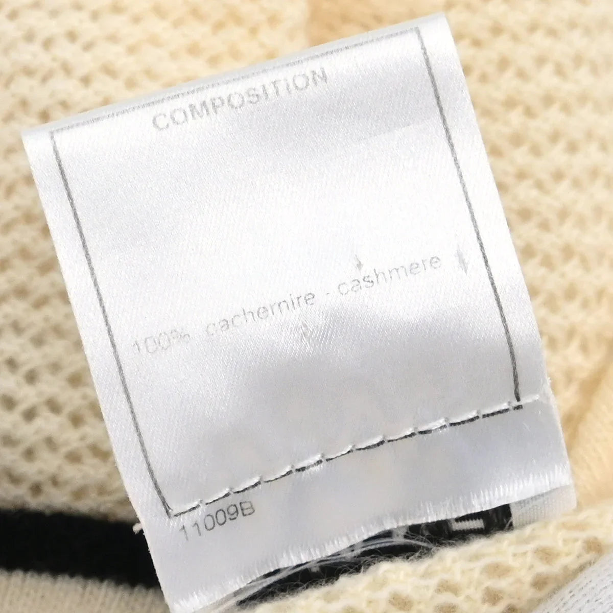 Chanel 2001 Short Sleeve Sweater Knit Top White #38