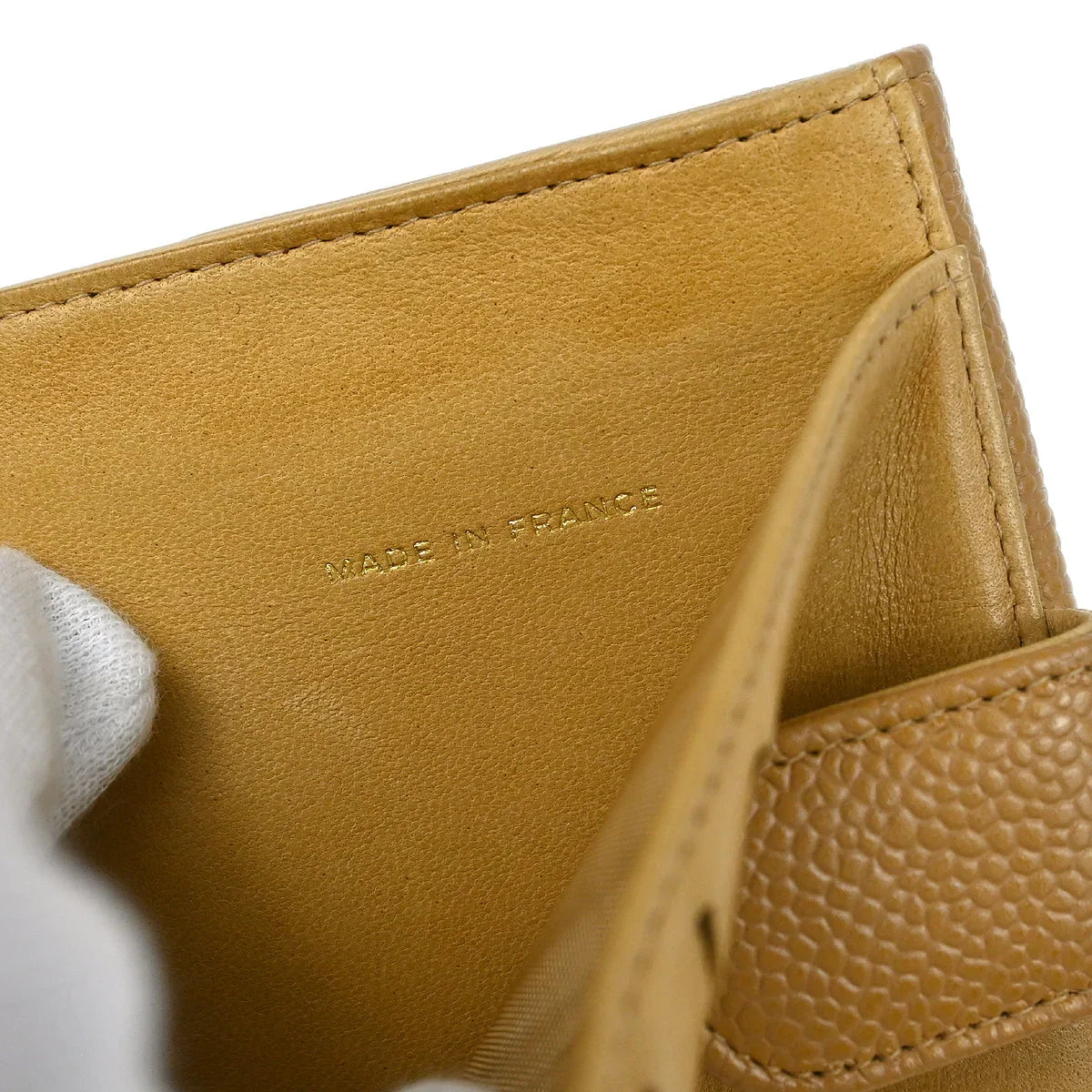 Chanel 2003-2004 Beige Caviar Bifold Wallet