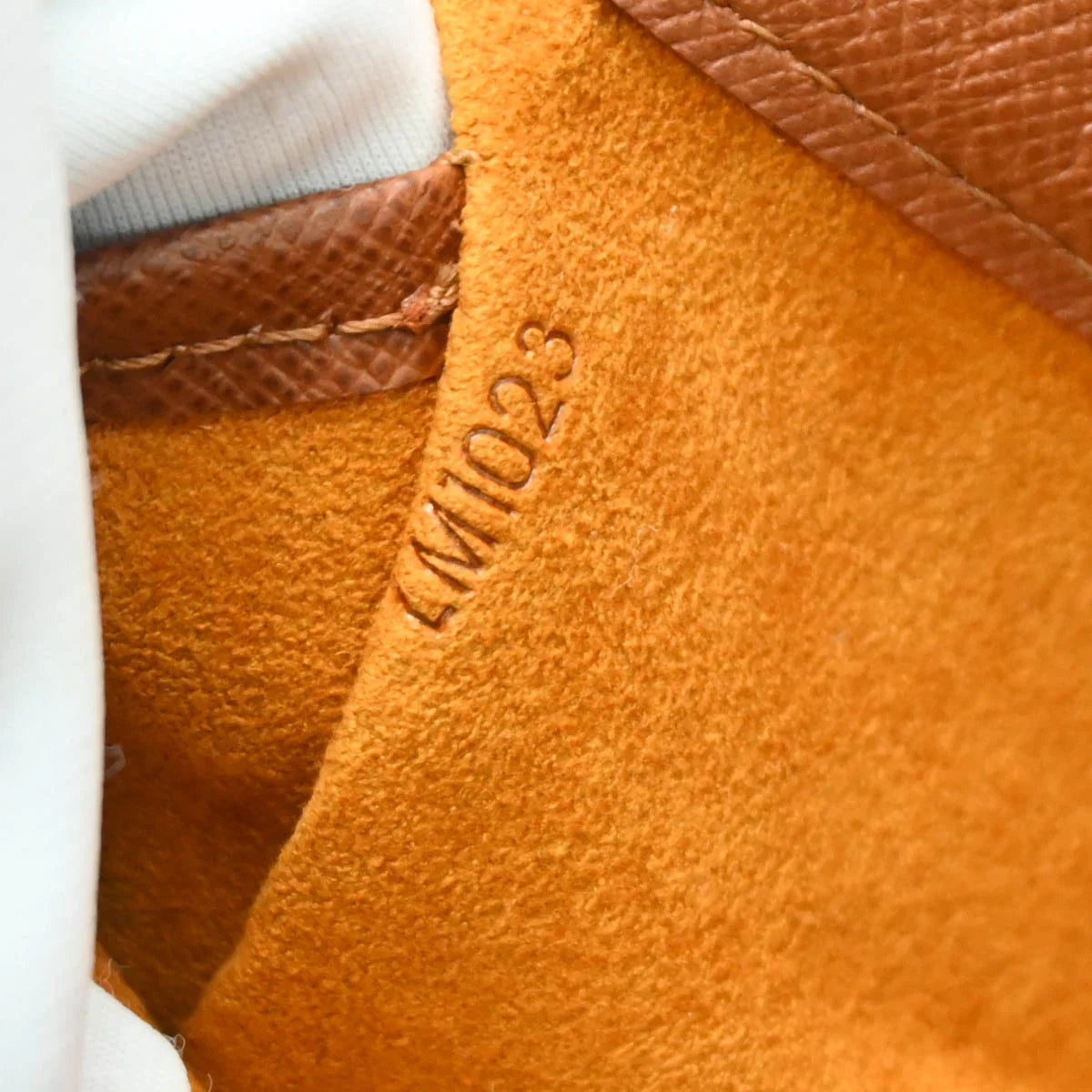 Louis Vuitton 2003 Monogram Musette Tango Long Shoulder Bag M51388