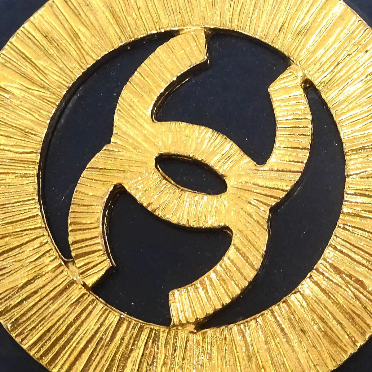 Chanel Gold Black Button Earrings Clip-On 28/29