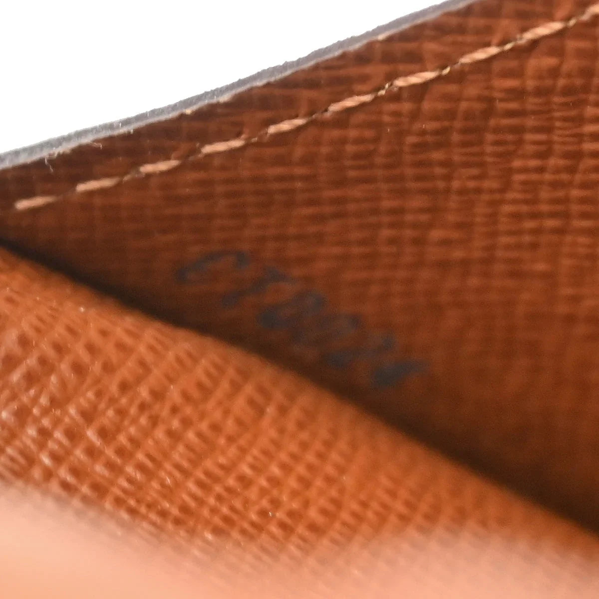 Louis Vuitton 2004 Monogram Ludlow Coin Case Wallet M61927