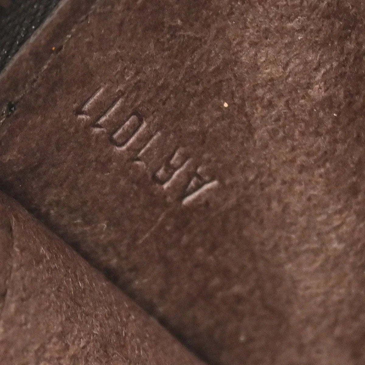 Louis Vuitton 2001 Brown Epi Pochette Accessoires 24 Handbag M5294D