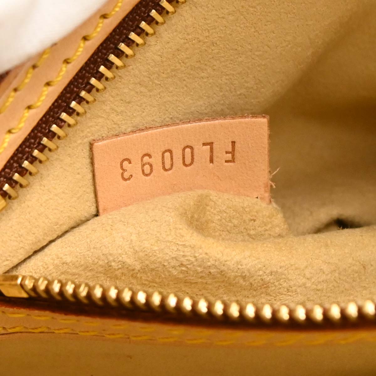 Louis Vuitton Monogram Looping MM Handbag M51146