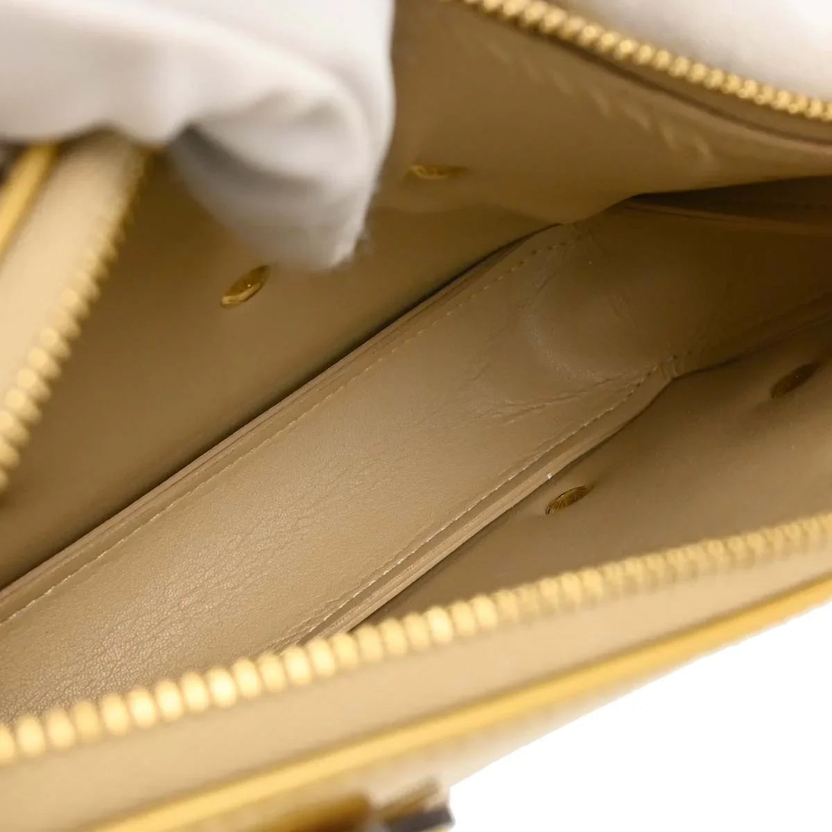 Louis Vuitton 2002 Beige Vernis Flower Lexington Handbag M92246