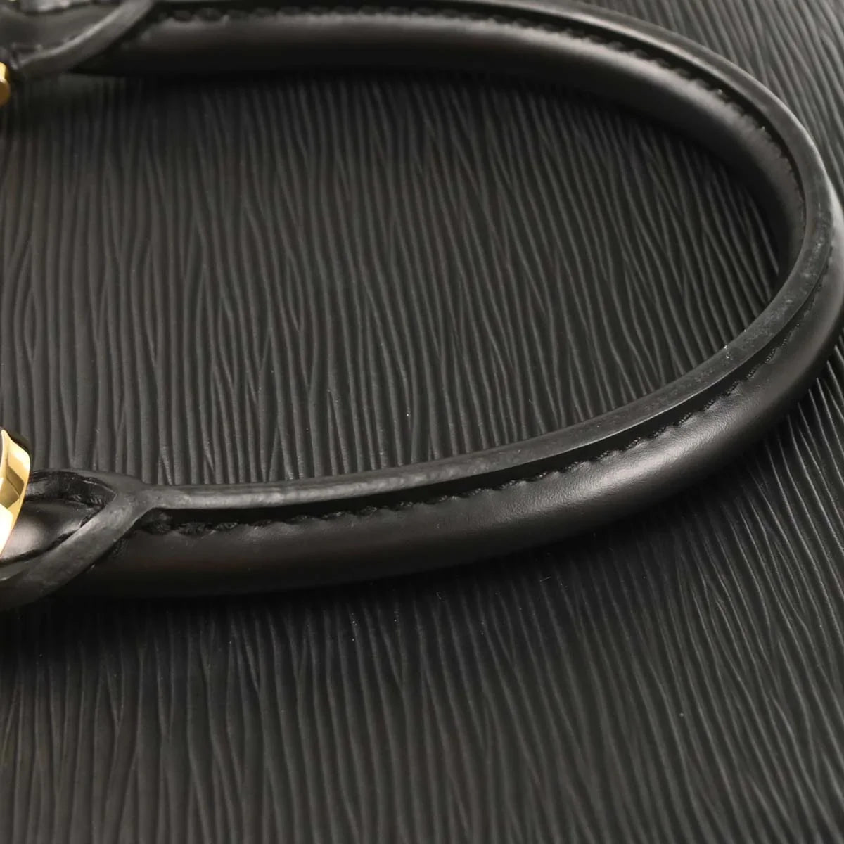 Louis Vuitton 2000 Black Epi Pont Neuf Handbag M52052