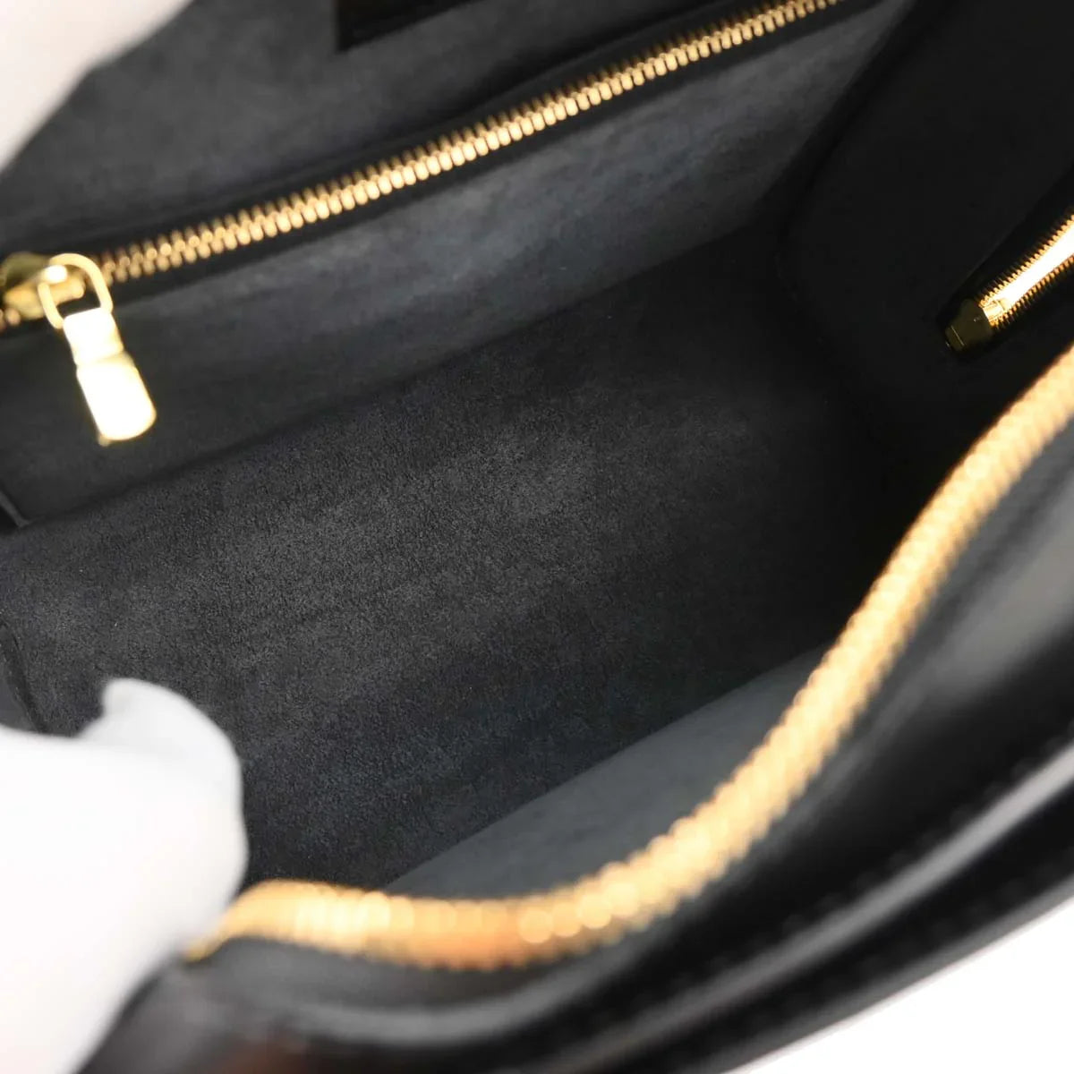 Louis Vuitton 2000 Black Epi Pont Neuf Handbag M52052