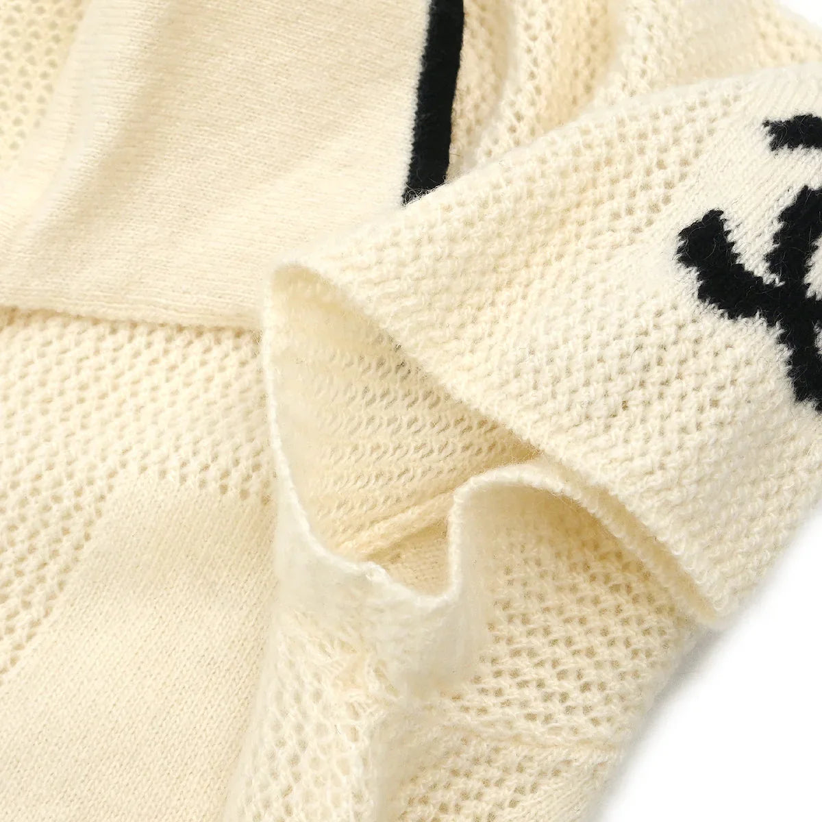 Chanel 2001 Short Sleeve Sweater Knit Top White #38