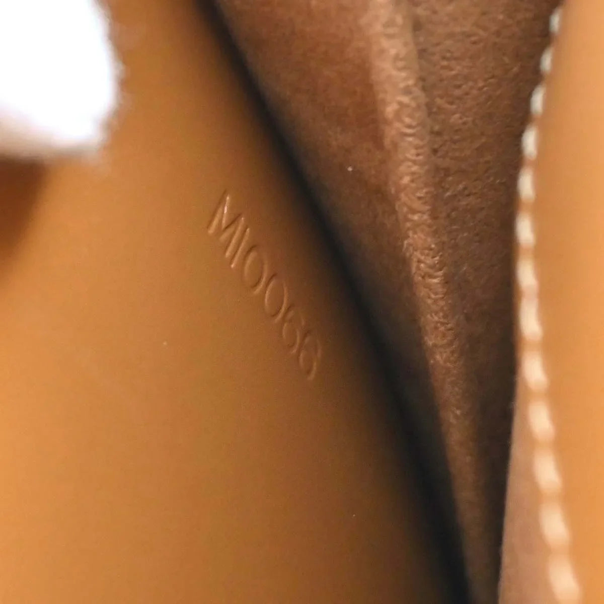 Louis Vuitton 2006 Brown Epi Pont Neuf Handbag M5205I