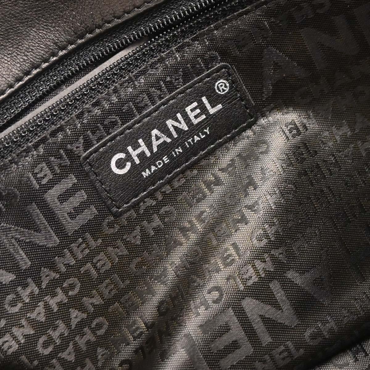 Chanel 2005-2006 Black Lambskin Choco Bar Flower Stitch Shoulder Bag