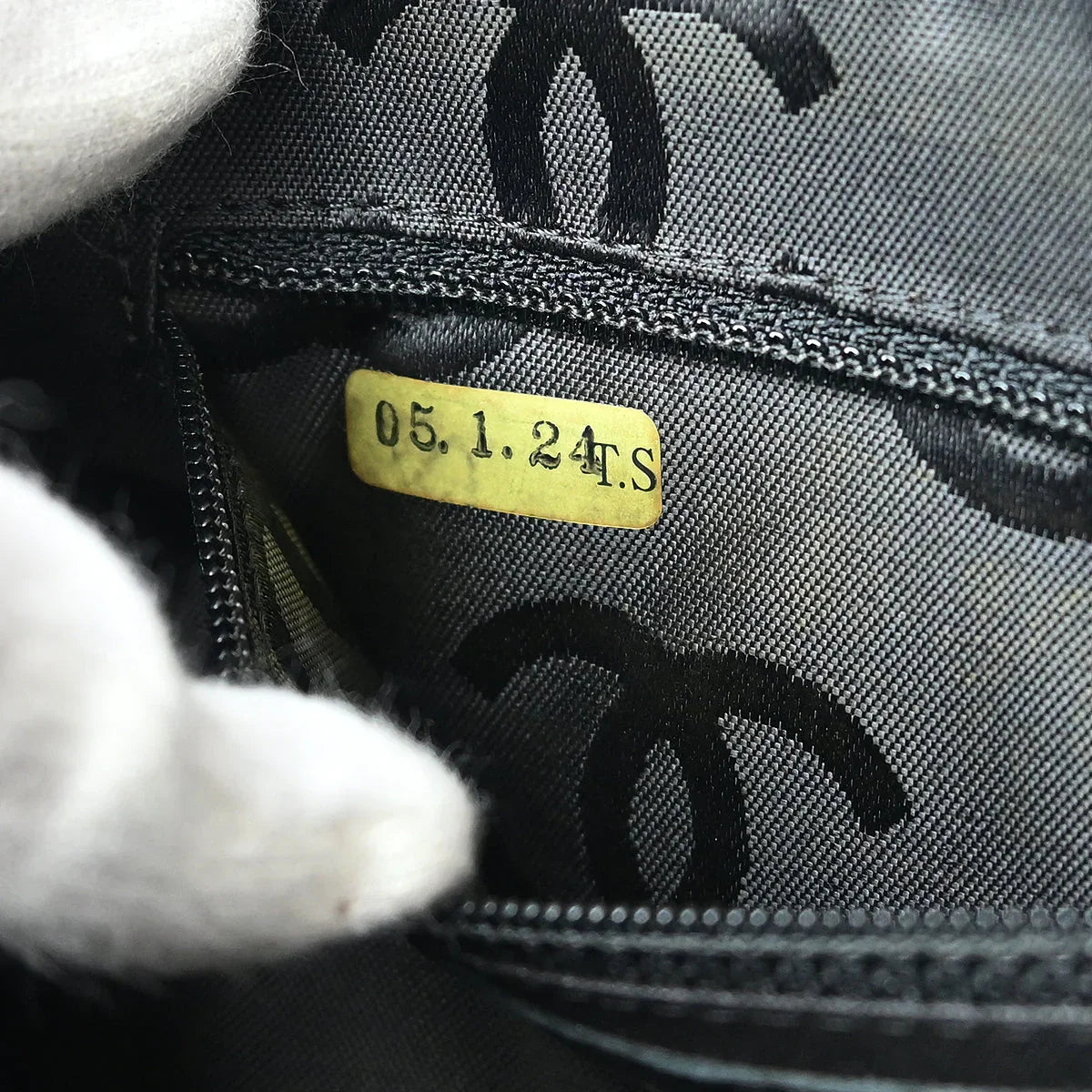 Chanel 2005-2006 Beige Calfskin Cambon Ligne Handbag