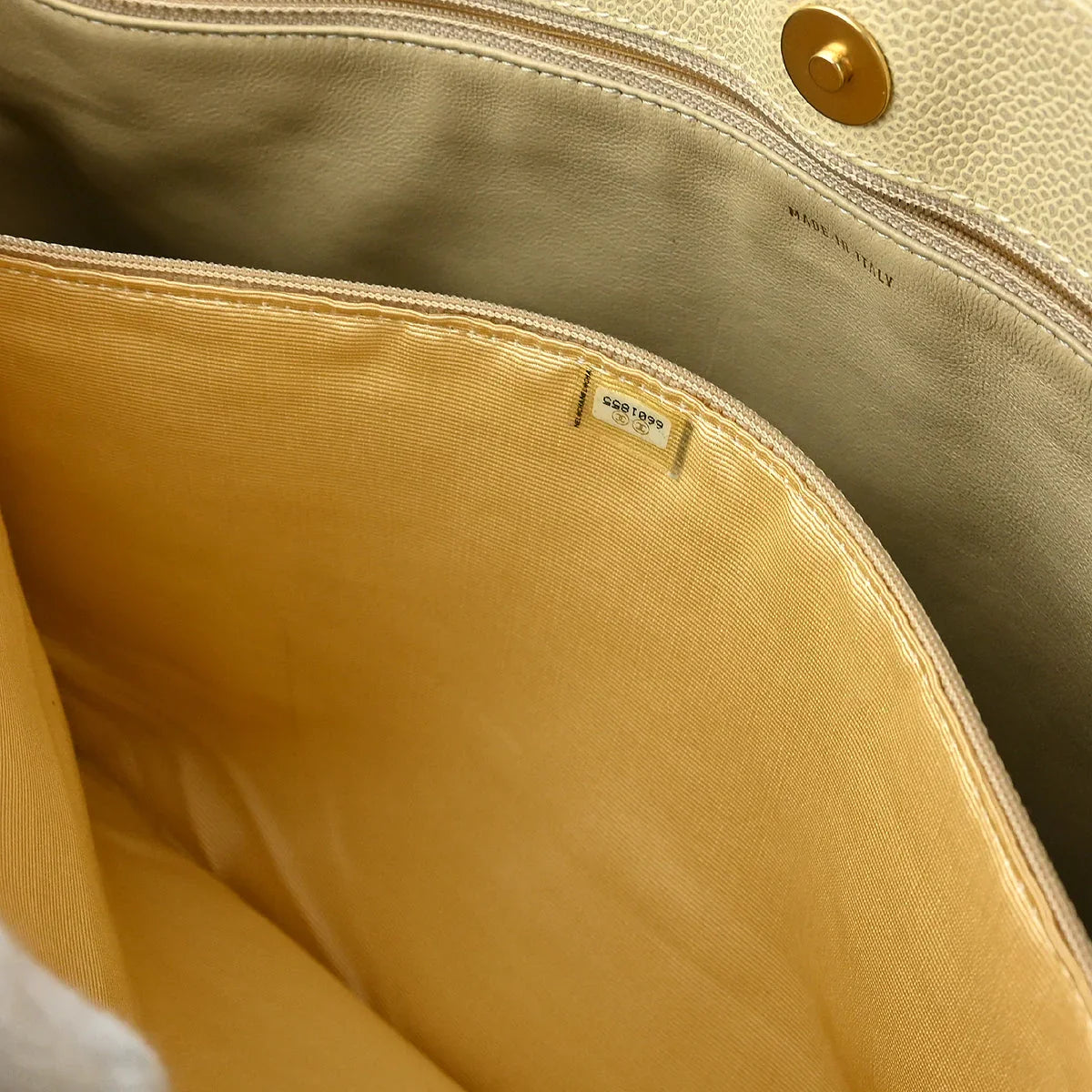 Chanel 2000-2002 Off-white Caviar Chain Tote Bag