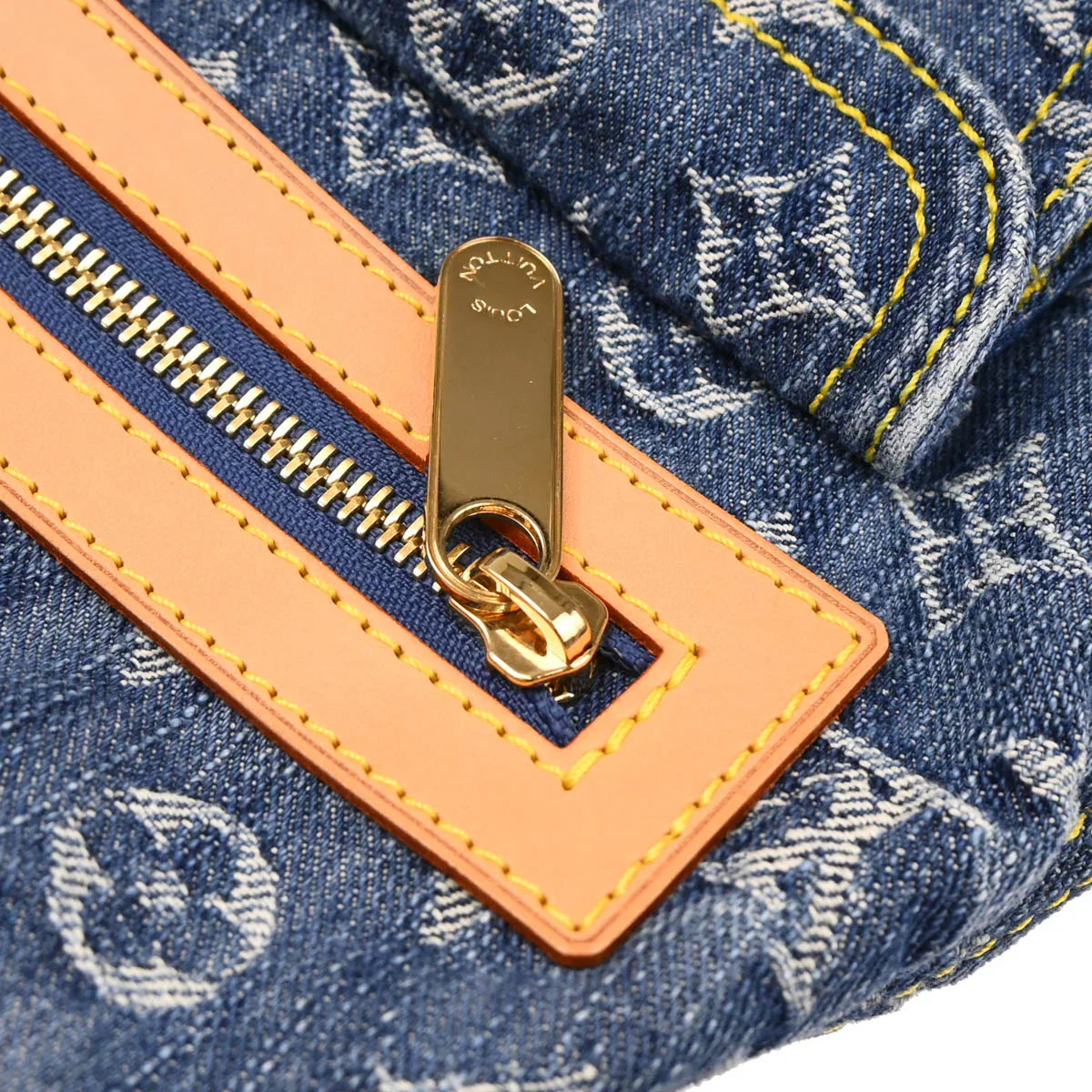 Louis Vuitton 2006 Blue Monogram Denim Baggy PM Shoulder Bag M95049