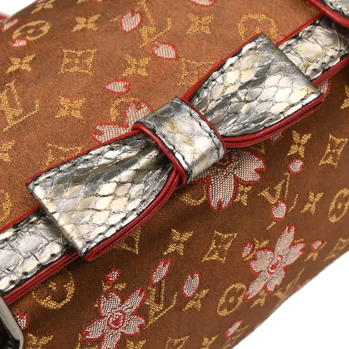 Louis Vuitton 2003 * Mini Papillon 22 Handbag M92585