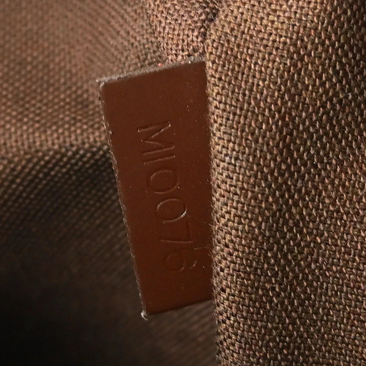 Louis Vuitton 2006 Damier Reporter Melville Shoulder Bag N51126