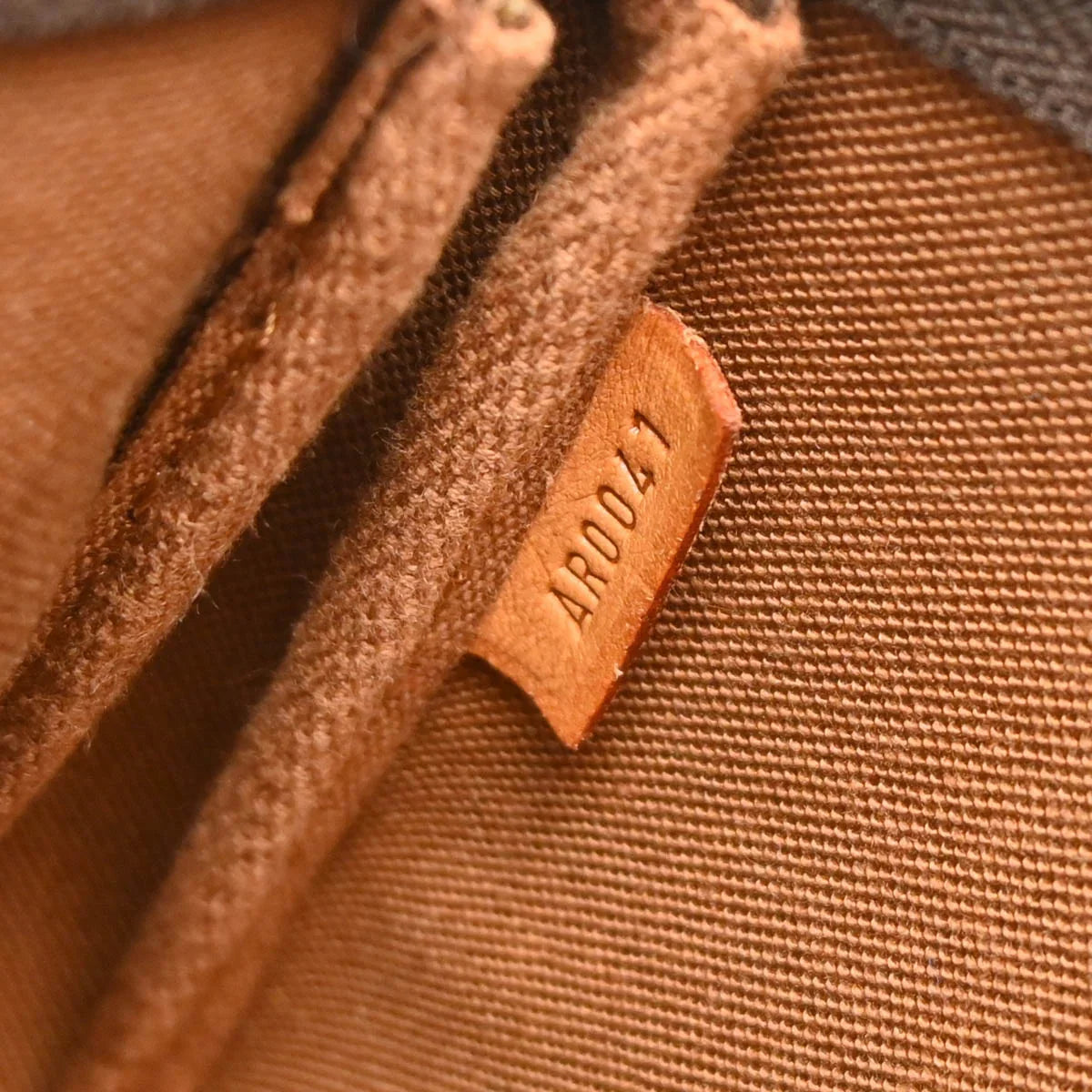 Louis Vuitton 2001 khaki Graffiti Pochette Accessoires Handbag M92191