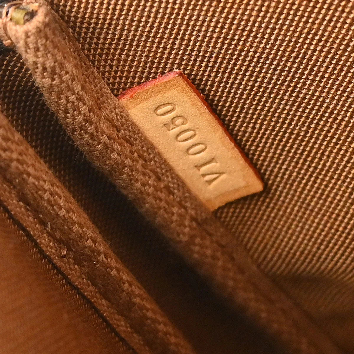 Louis Vuitton 2000 Monogram Pochette Accessoires Handbag M51980