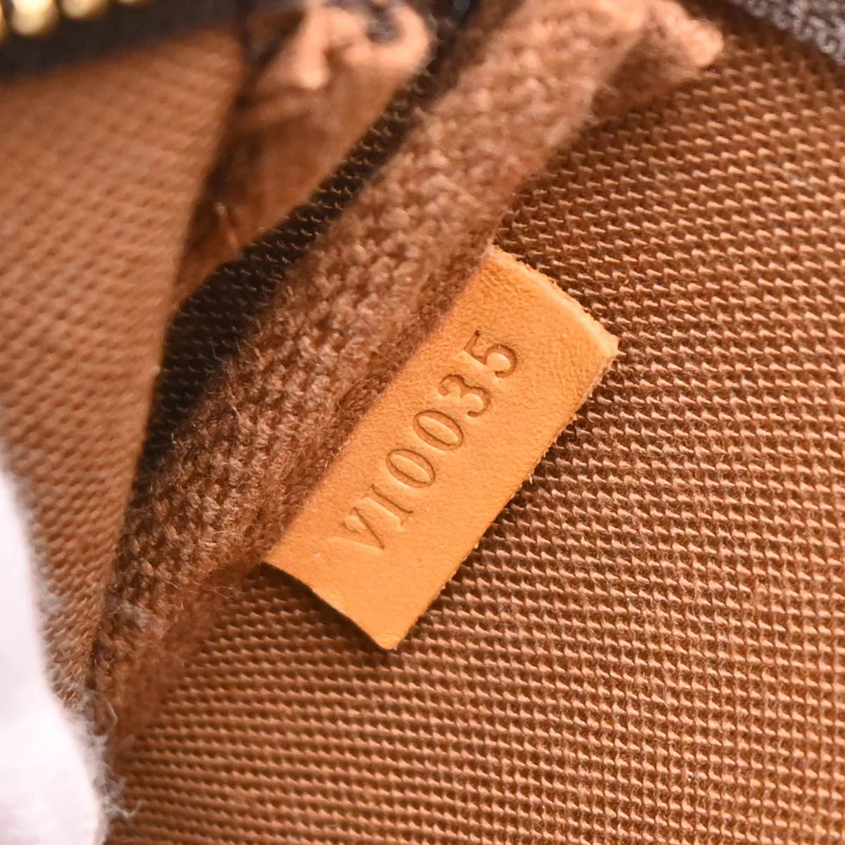 Louis Vuitton 2005 Monogram Pochette Accessoires Handbag M51980