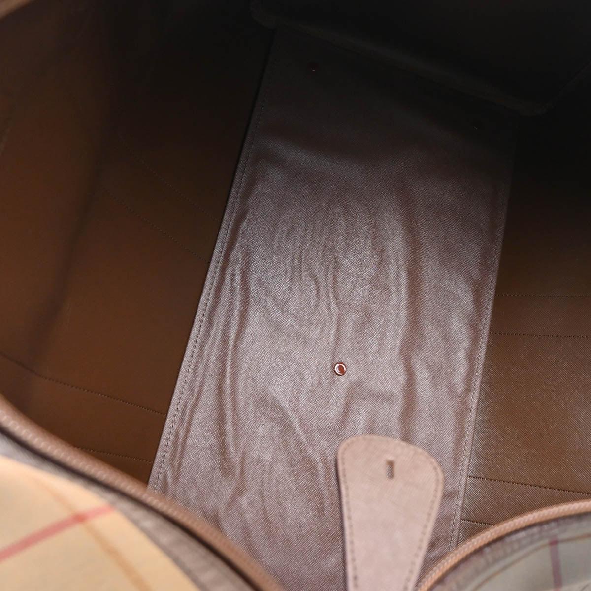 Burberrys Beige Duffle Handbag