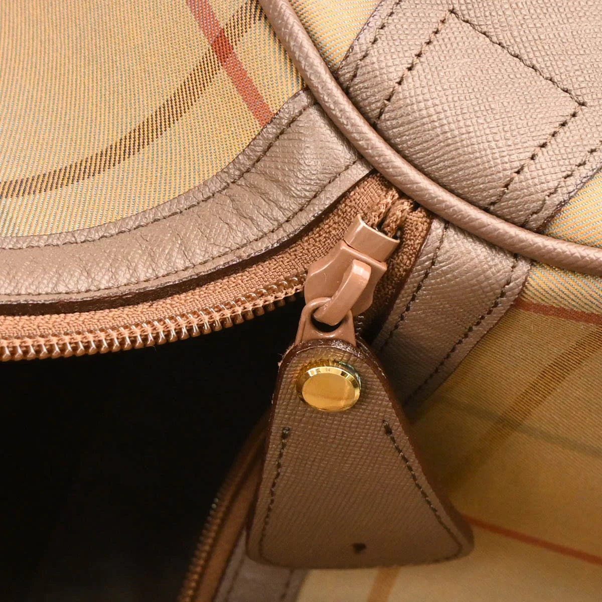 Burberrys Beige Duffle Handbag