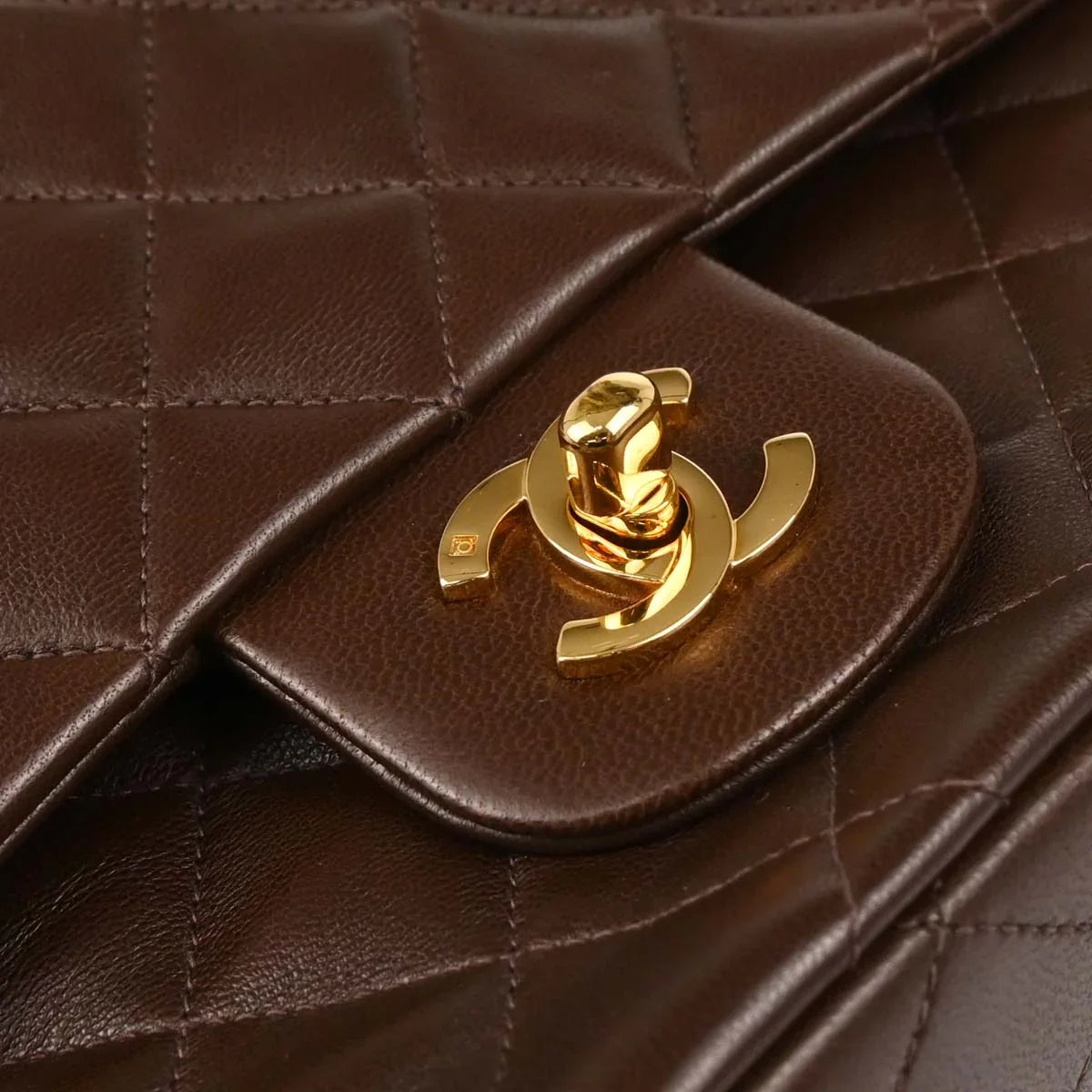 Chanel 1997-1999 Brown Lambskin Medium Classic Double Flap Shoulder Bag