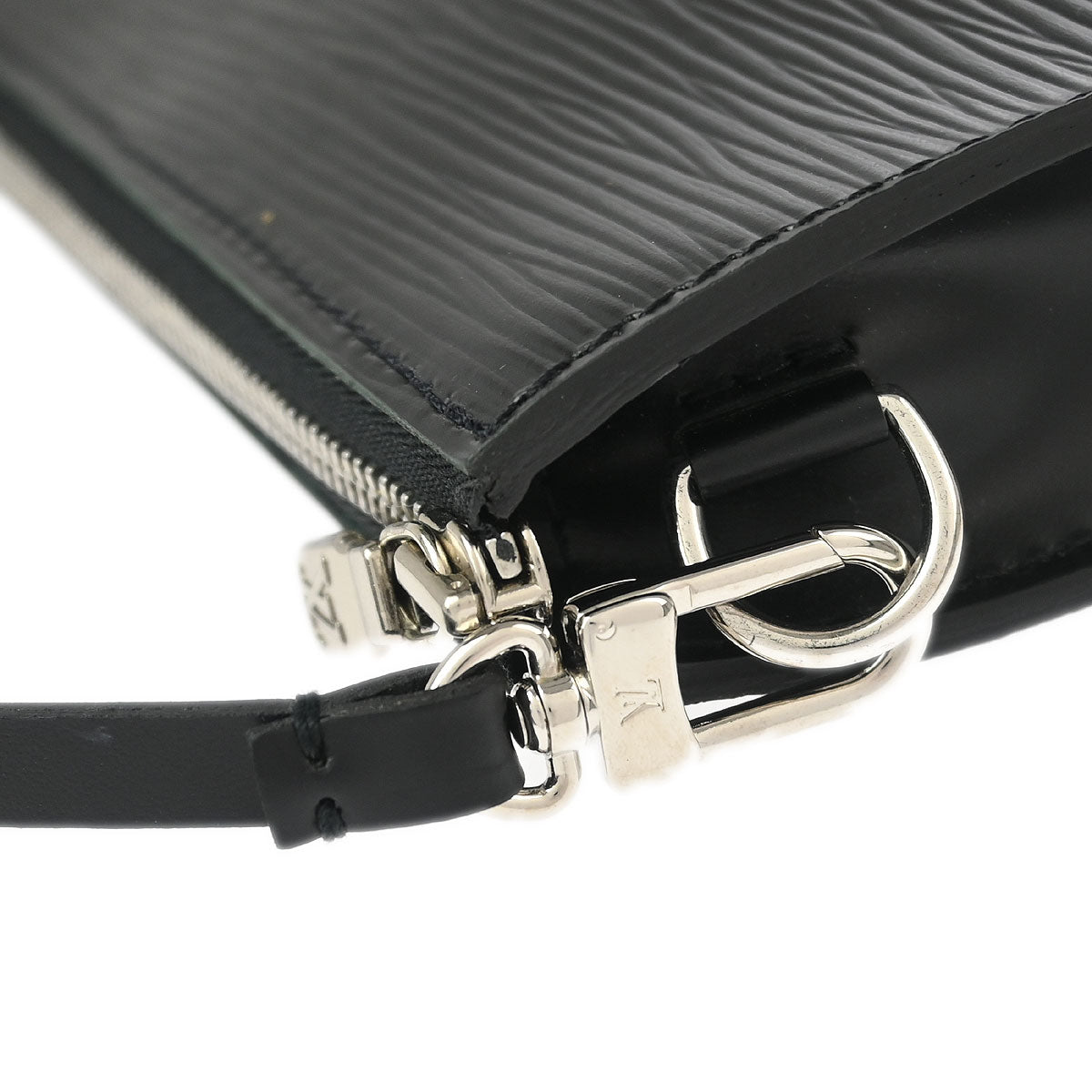 Louis Vuitton 2006 Black Epi Pochette Accessoires 24 Handbag M52982