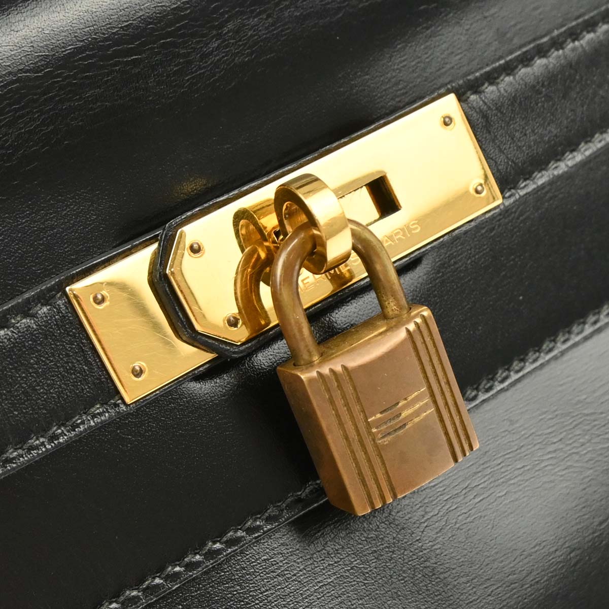 Hermes 1985 Black Box Calf Kelly 35 Retourne Handbag