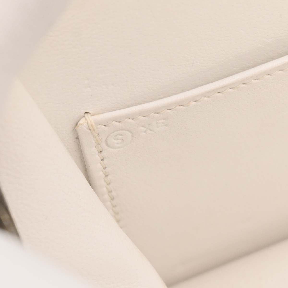 Hermes 1989 White Box Calf Sac A Malice Shoulder bag