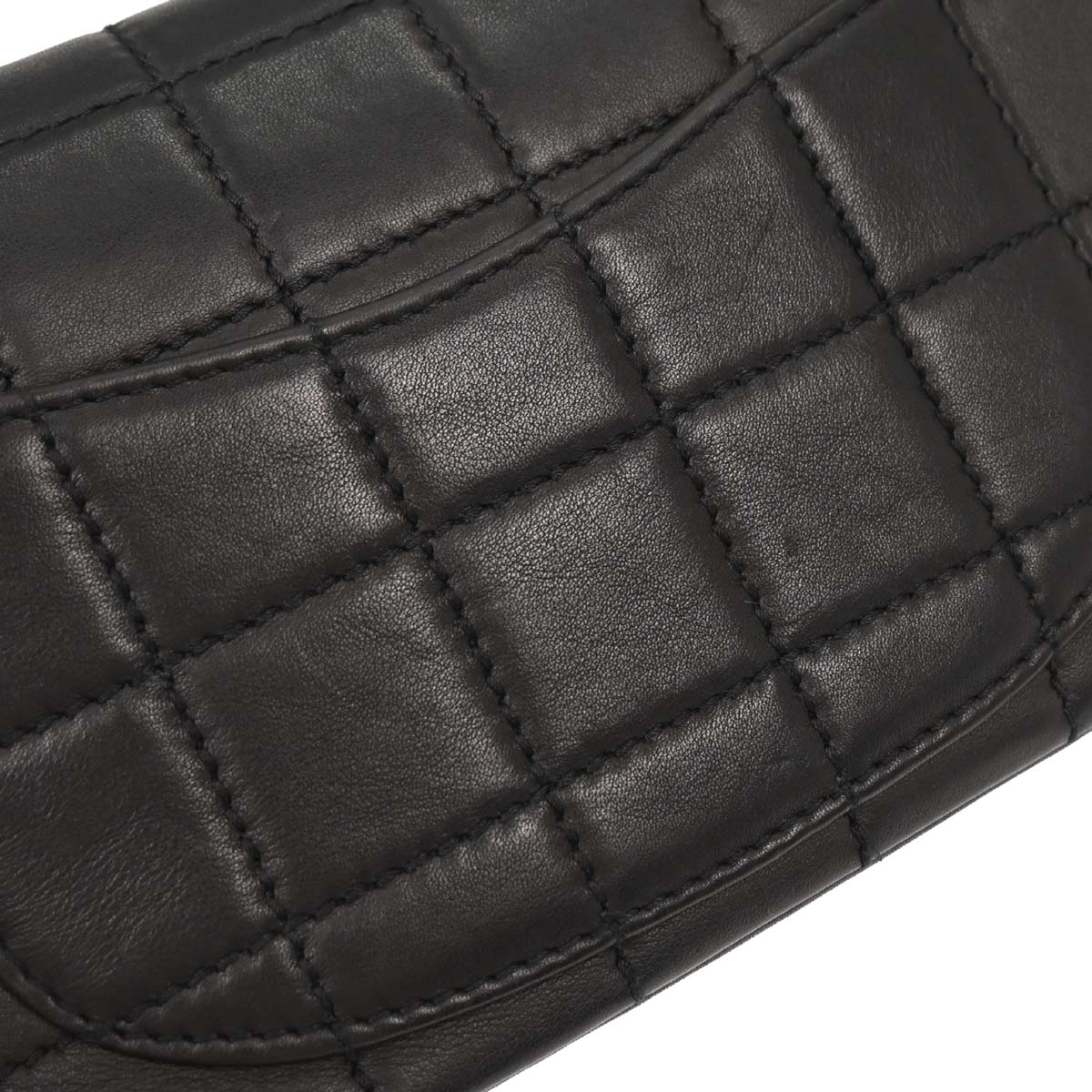 Chanel 2001-2003 Black Calfskin Wild Stitch Choco Bar Single Flap Shoulder Bag