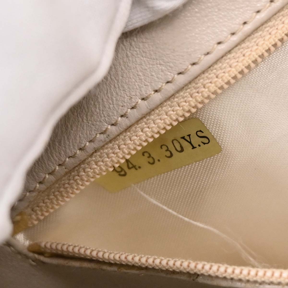 Chanel 1991-1994 Beige Caviar Camera Bag Small