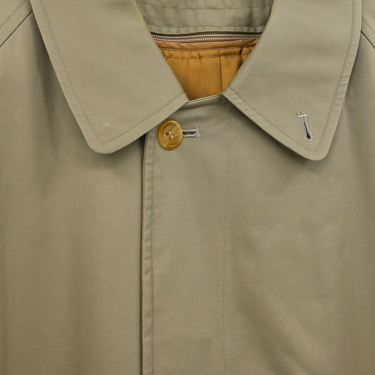 Burberrys Trench Coat Beige