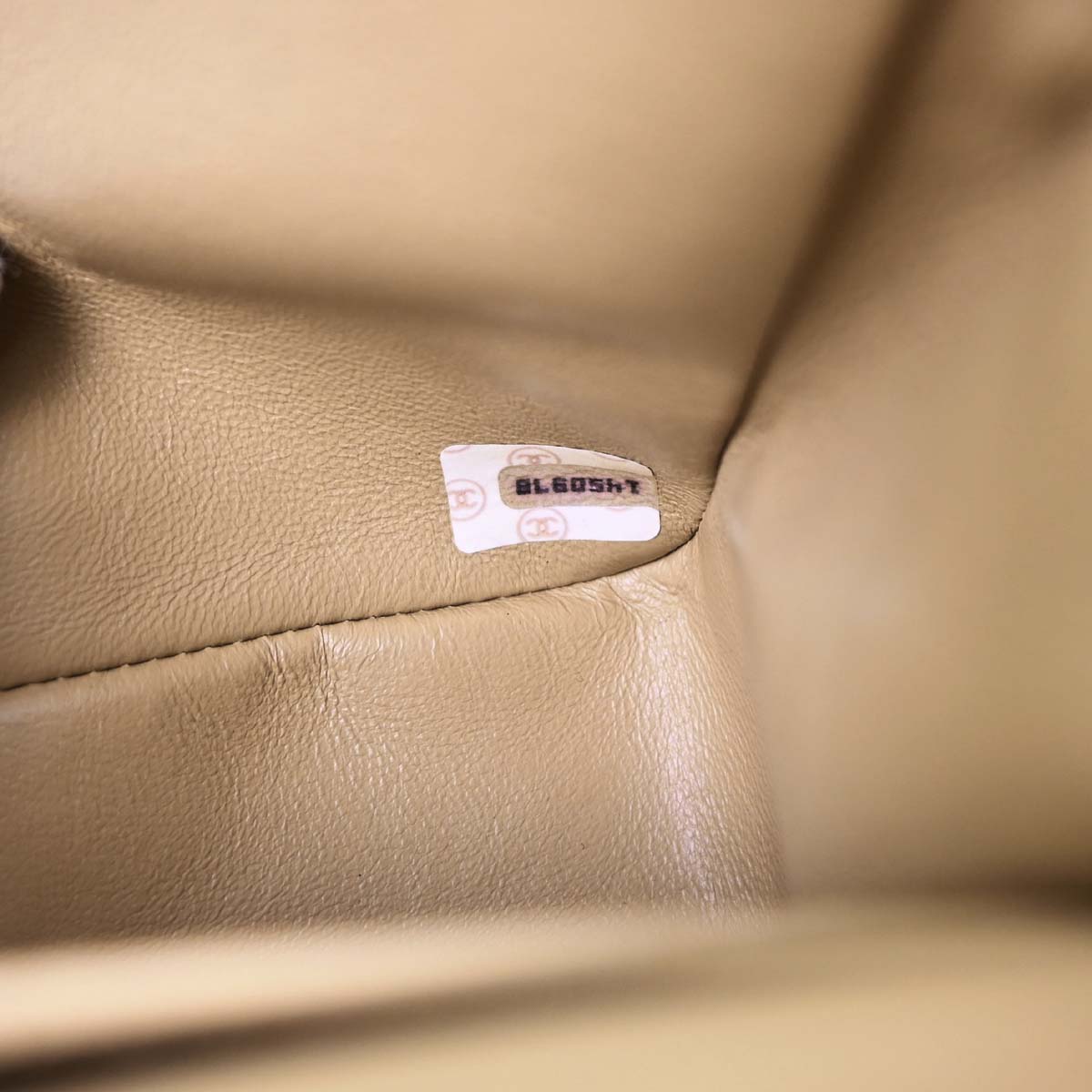 Chanel 1989-1991 Beige Lambskin Medium Classic Double Flap Shoulder Bag