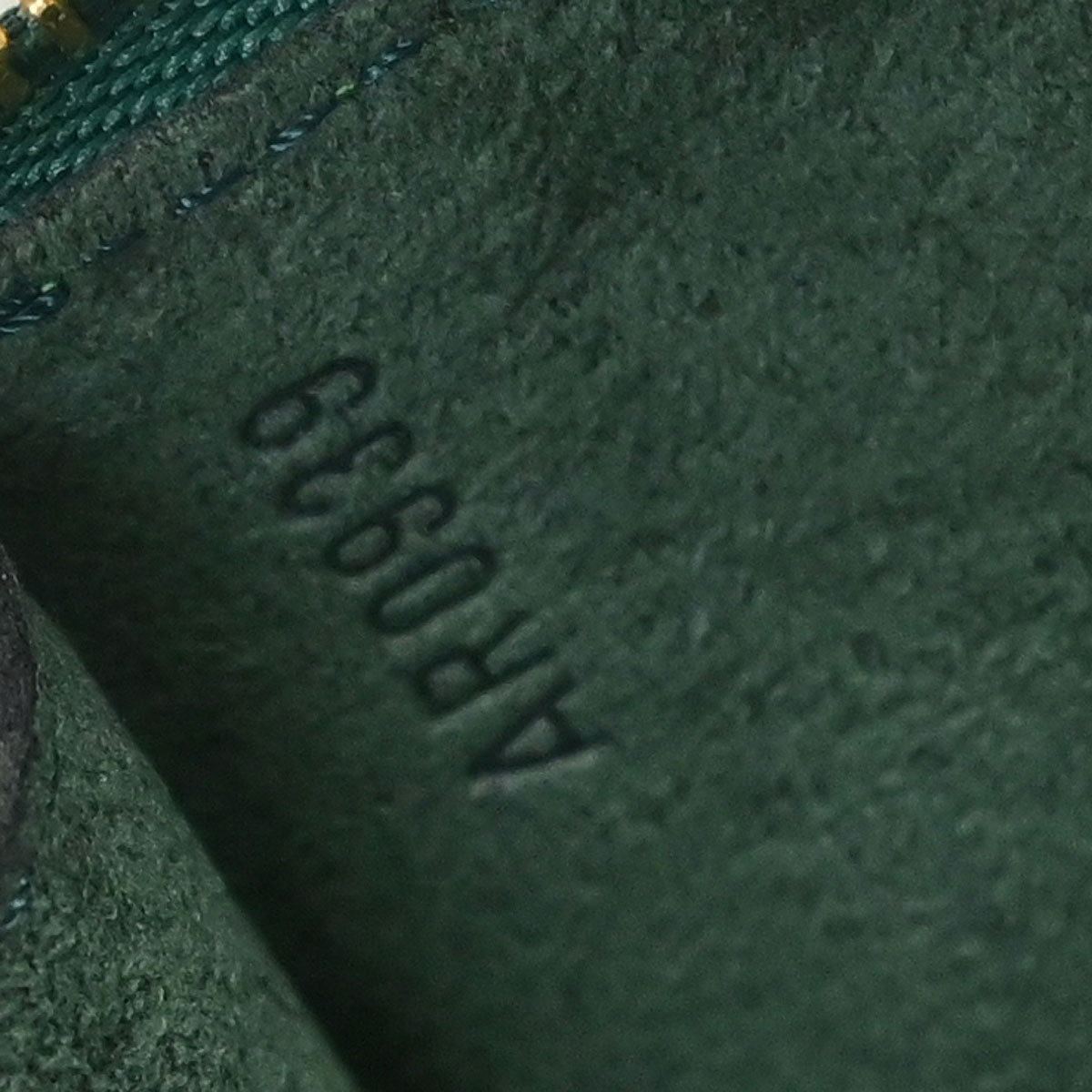 Louis Vuitton Green Epi Pochette Accessoires 24 Handbag M52954