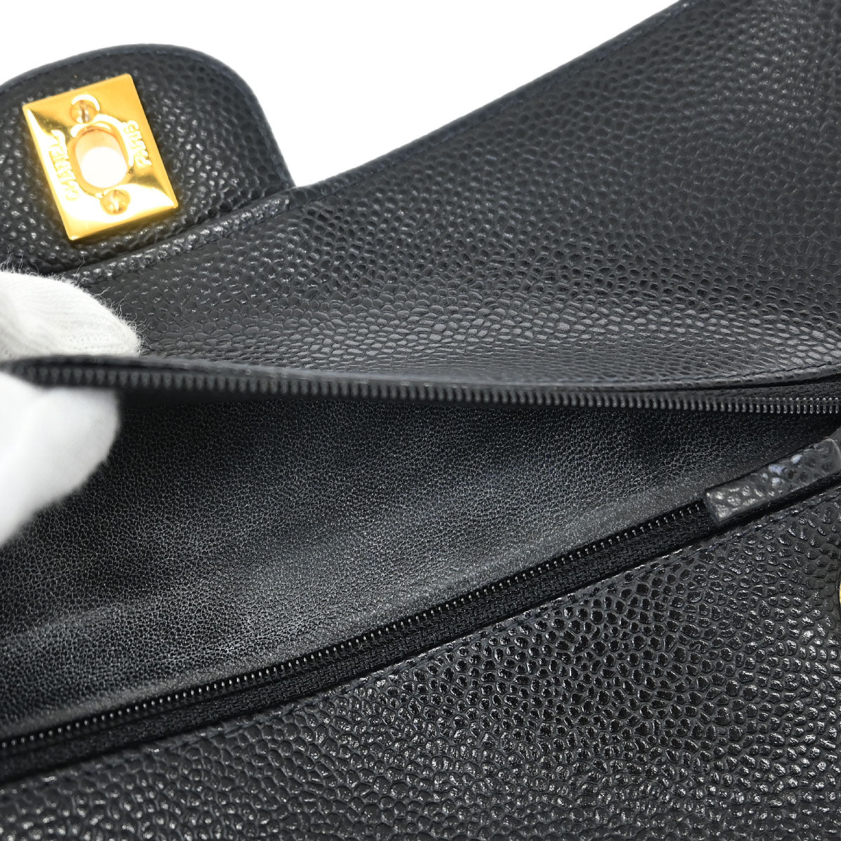Chanel 1997-1999 Black Caviar Medium Classic Double Flap Shoulder Bag