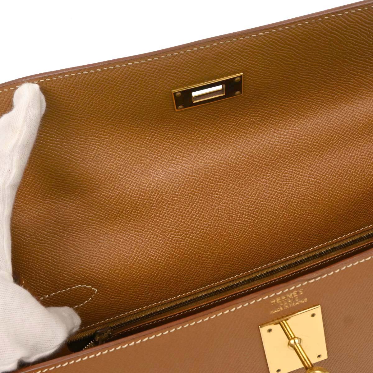 Hermes Gold Courchevel Kelly 32 Sellier Handbag