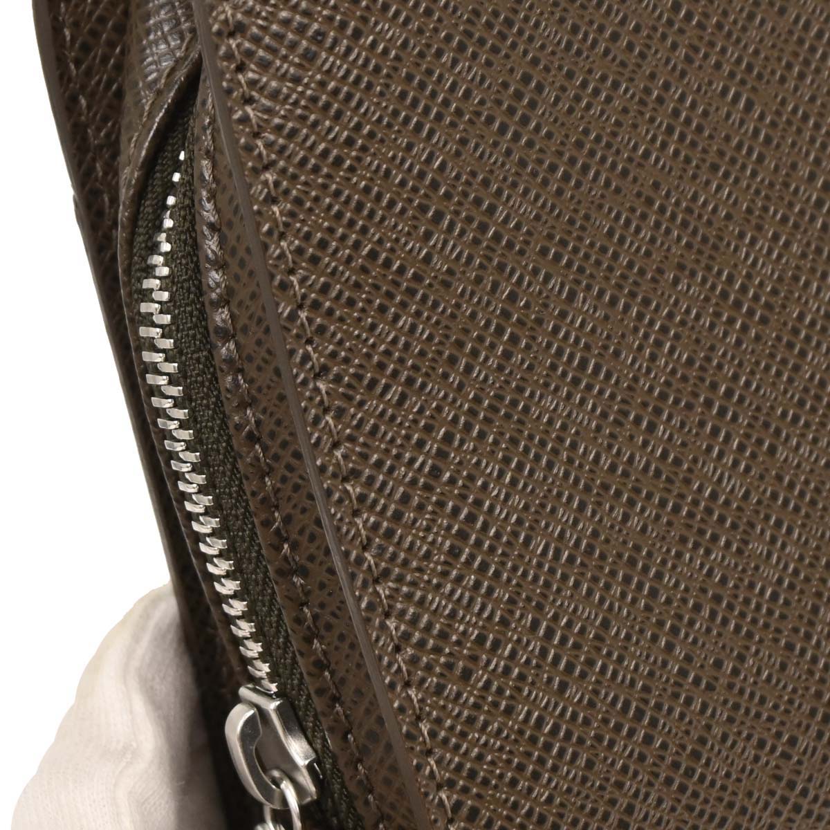 Louis Vuitton Brown Taiga Baikal Clutch Handbag M30188