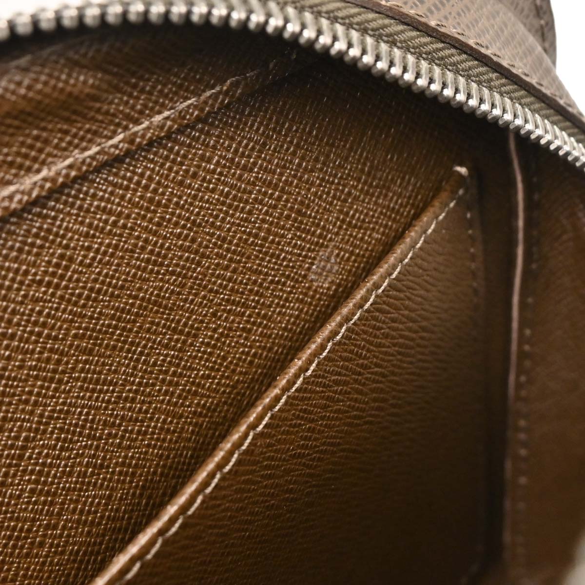 Louis Vuitton Brown Taiga Baikal Clutch Bag M30188