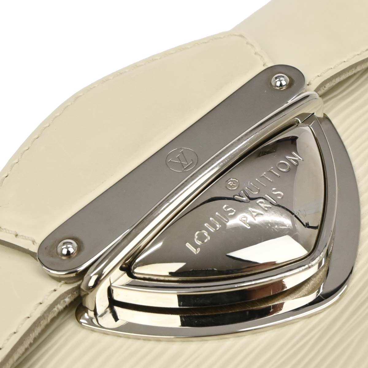Louis Vuitton White Epi Pochette Montaigne Handbag M5929J