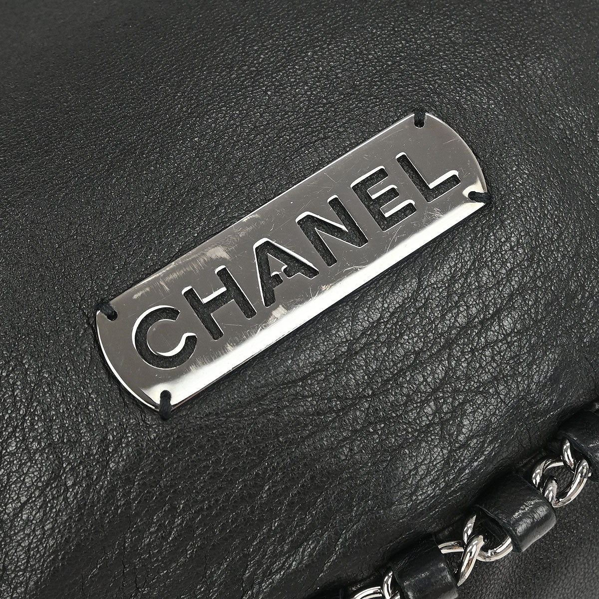 Chanel 2004-2005 Black Calfskin Around Chain Hobo Handbag