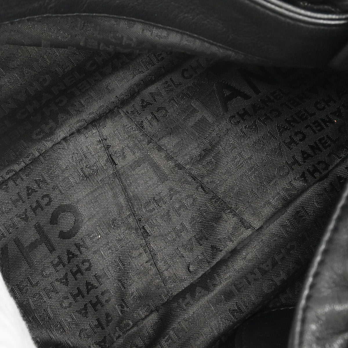Chanel 2004-2005 Black Calfskin Around Chain Hobo Handbag